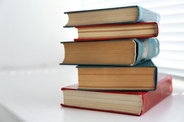 beyaz pencere, kitap yakın çekim