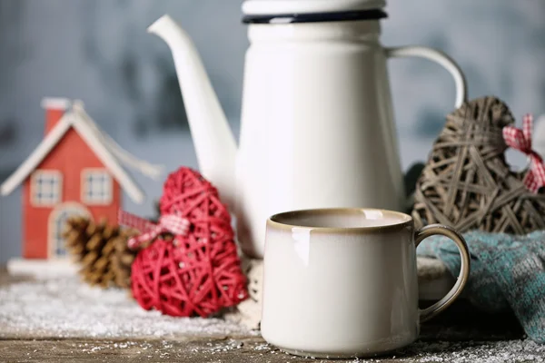 Composición de invierno con bebida caliente — Foto de Stock