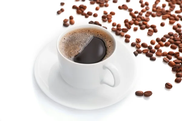 Kopje koffie geïsoleerd op wit — Stockfoto