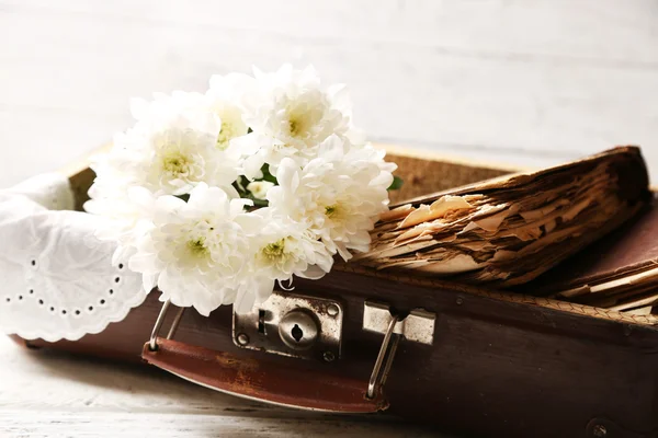 Old wooden suitcase — Stock Photo, Image