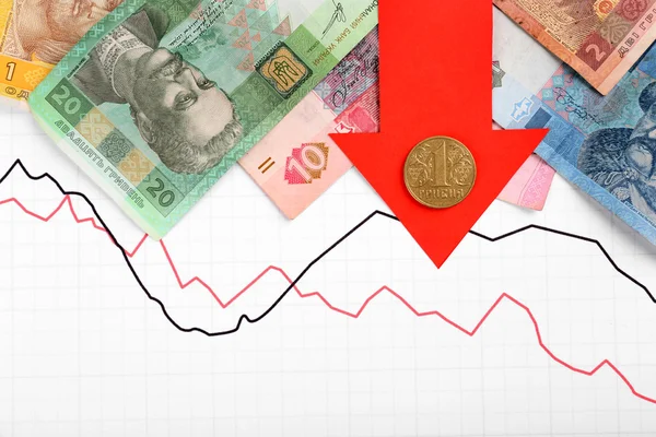 お金とグラフ ドキュメントの赤い矢印をクローズ アップ — ストック写真