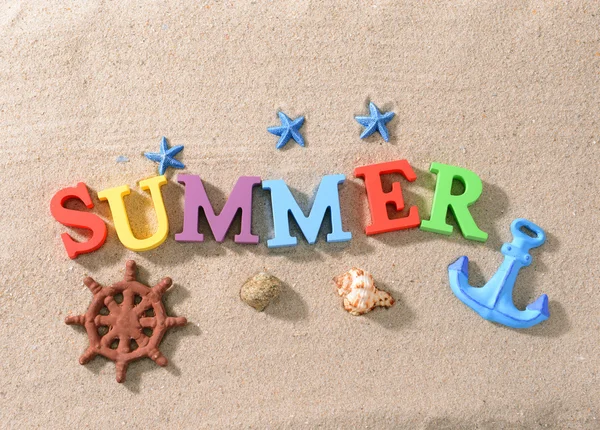 Wort Sommer am Strand Hintergrund — Stockfoto