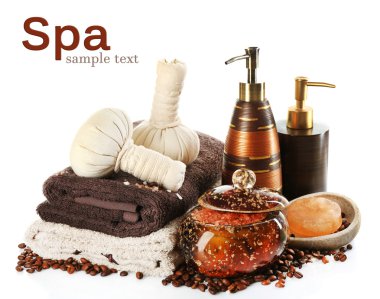 Kozmetik Şişeler, sabun ve havlu, beyaz izole bileşimi