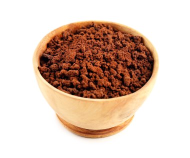 Küçük tabak beyaz izole içinde çekilmiş kahve