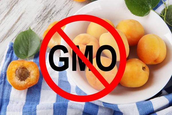 Apricots without gmo — Stock Photo, Image