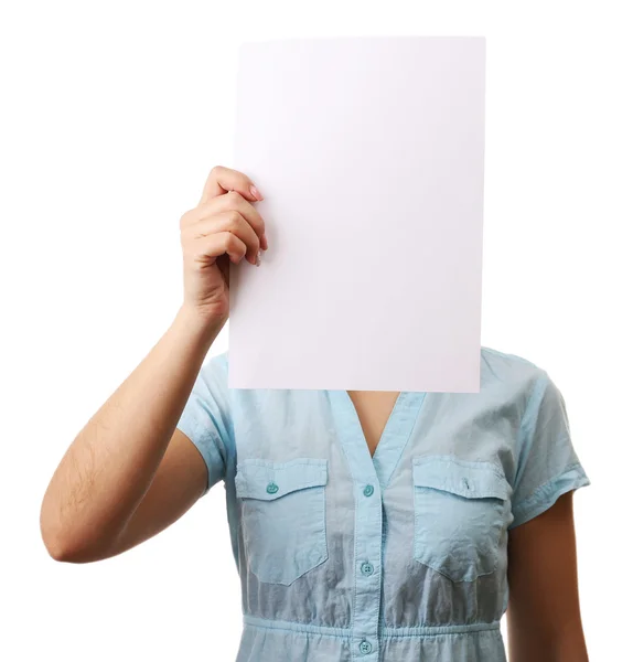Kağıt ile yüzünü kaplayan kadın — Stok fotoğraf