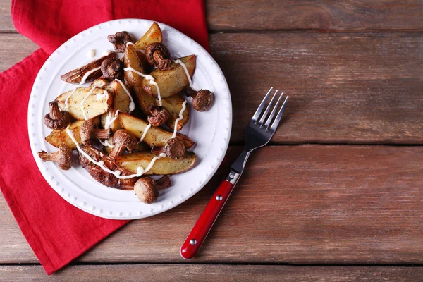 Baked potatoes with mushrooms — Stock Photo, Image