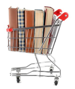 Alışveriş sepeti ile üzerine beyaz izole kitap