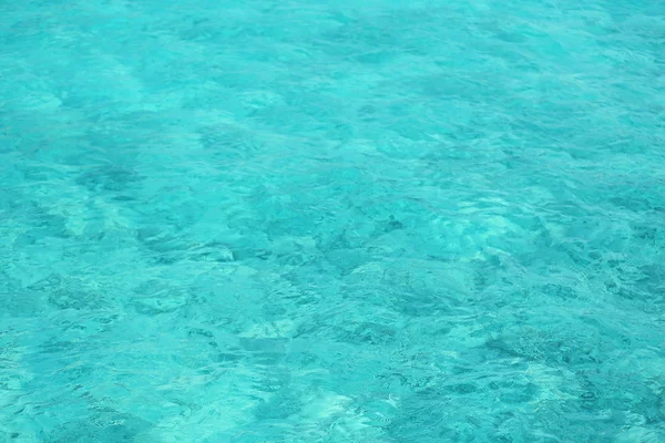 Acqua limpida dell'oceano, in resort — Foto Stock