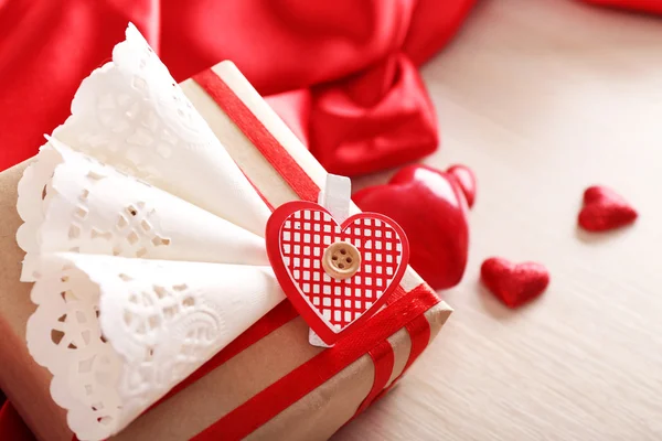 Handmade gift on Valentine Day, close-up — Stock Photo, Image