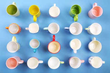 Grup renk tablosu, üstten görünüm üzerinde renkli bardak