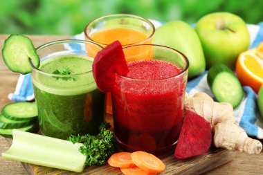 Sağlıklı taze meyve suları ürün yelpazesine