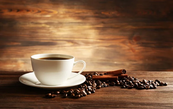 Egy csésze kávé gabonával — Stock Fotó