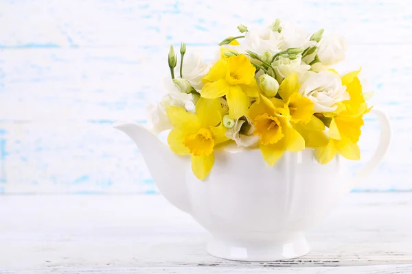 Krásnou kytici žlutých narcisů — Stock fotografie