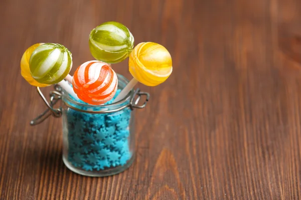 Doces coloridos em jarra — Fotografia de Stock