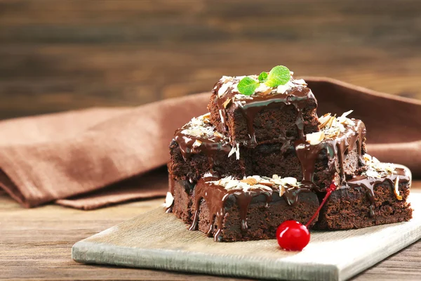 Delicious chocolate cakes on table close-up — Stock Photo, Image