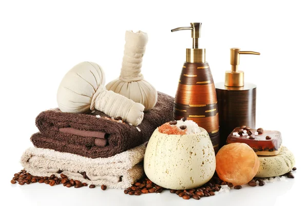 Samenstelling van cosmetische flessen, zeep en handdoek, geïsoleerd op wit — Stockfoto