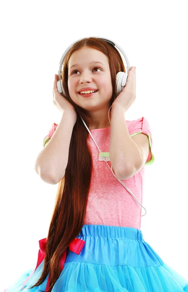 Menina bonita com fones de ouvido, isolado em branco — Fotografia de Stock