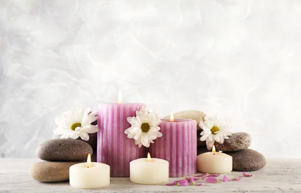 Natureza morta com velas de spa — Fotografia de Stock