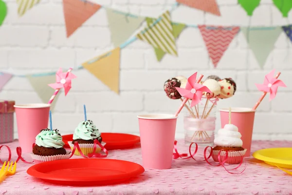 Prepared birthday table for children party — Stock Photo, Image