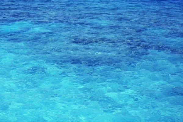 Piękny widok wody oceanu na wyspie w kurorcie — Zdjęcie stockowe