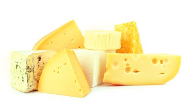 Farklı çeşit peynir beyaz izole