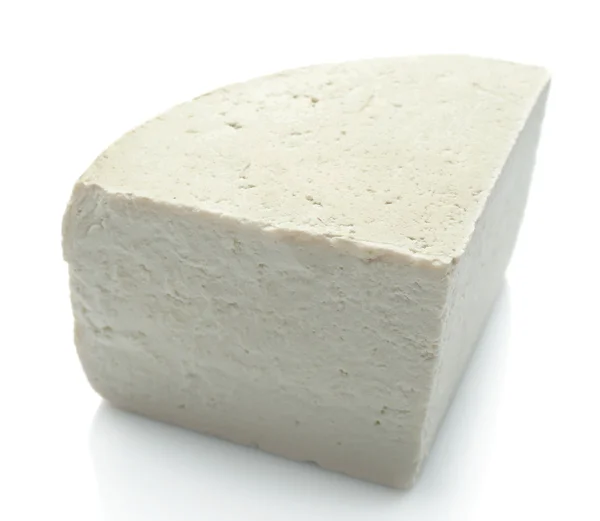 Morceau de fromage feta isolé sur blanc — Photo