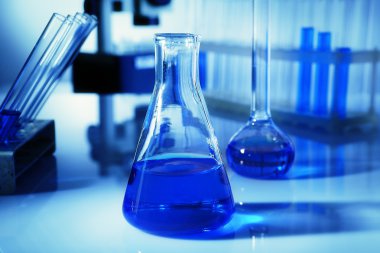 Test tüpleri ve laboratuvar şişe