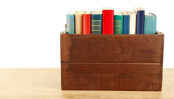 木製の箱が白で隔離の書籍 — ストック写真