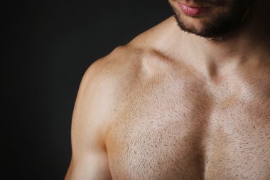 kas genç adam yakın çekim