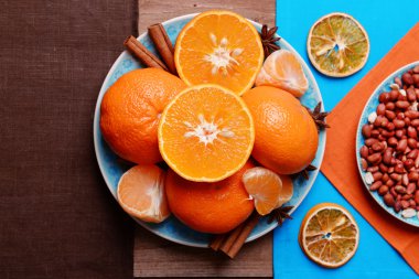 Portakal mandalina, fıstık ve tarçın