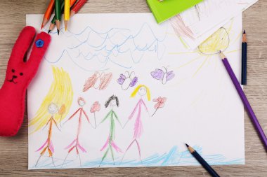 Beyaz tebeşir, closeup ile kağıt üzerine çizim çocuklar