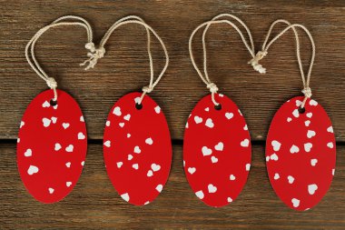 Ahşap arka plan boş etiketleri