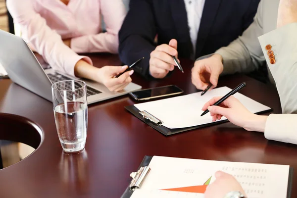 Zakelijke bijeenkomst, sluiten-omhoog — Stockfoto