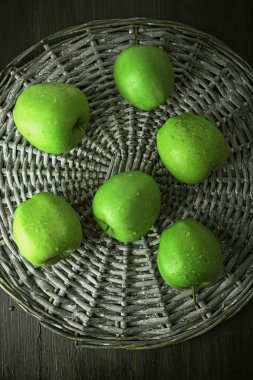 Yeşil elma hasır mat, üstten görünüm