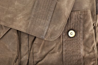 Kahverengi çanta, portre