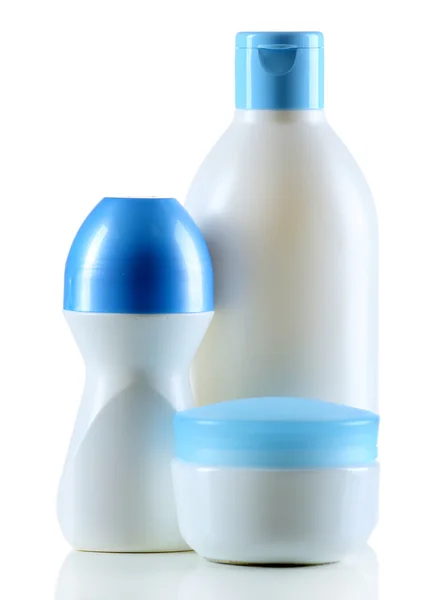 Skupina kosmetických lahví izolovaných na bílém — Stock fotografie