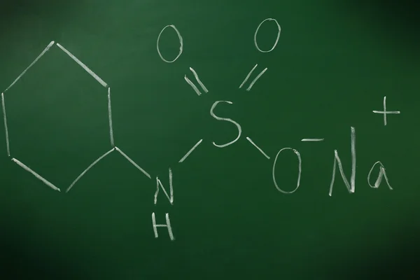 Modelli e formule molecolari su sfondo lavagna — Foto Stock