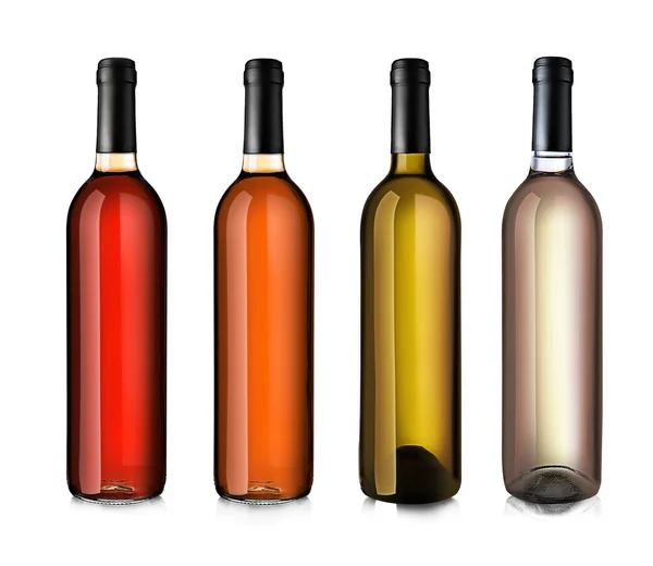 Lahví vína v řadě izolovaných na bílém — Stock fotografie