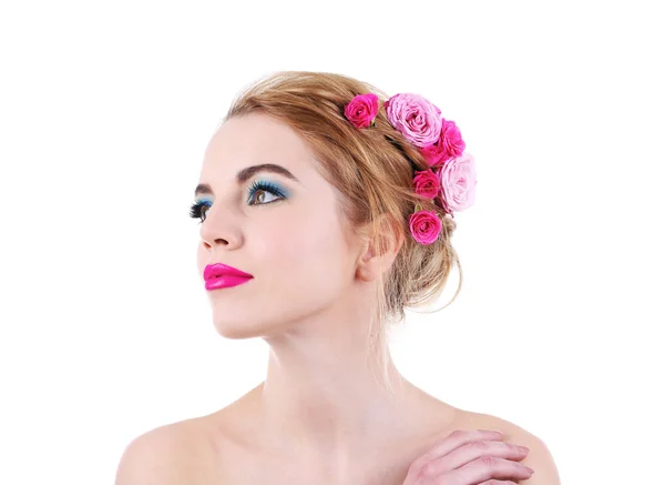 Retrato de mujer joven con flores en pelo aislado sobre blanco —  Fotos de Stock