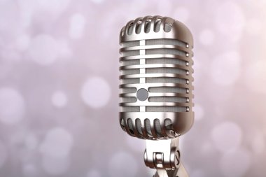 Parlak arka plan bulanık Retro mikrofon