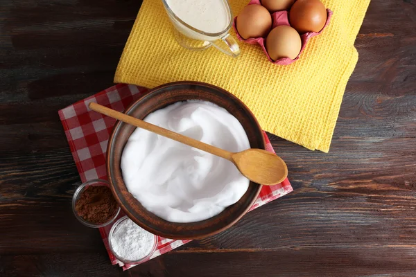 Geschlagenes Eiweiß — Stockfoto