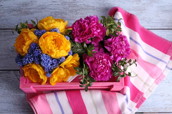 Composition with fresh spring flowers — Stock Photo, Image