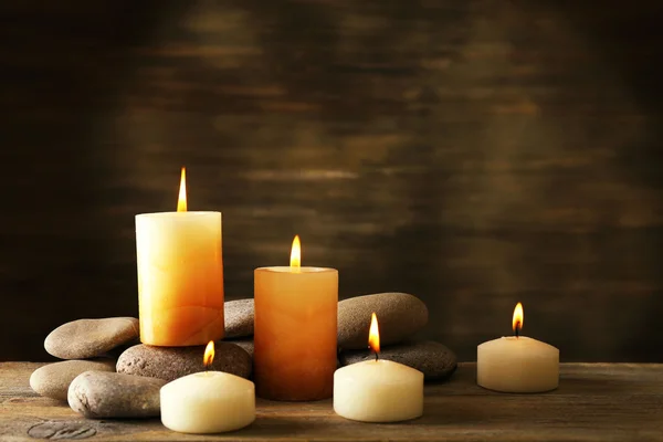 Velas y piedras de spa —  Fotos de Stock