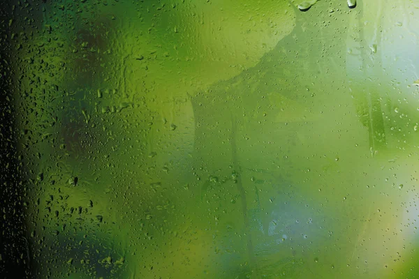 Glas mit natürlichen Wassertropfen — Stockfoto