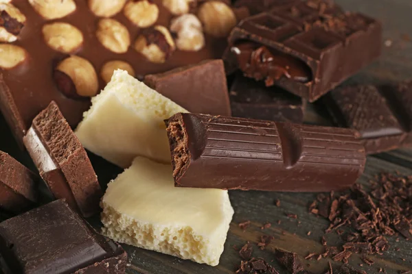 Conjunto de chocolate com avelã, close-up — Fotografia de Stock