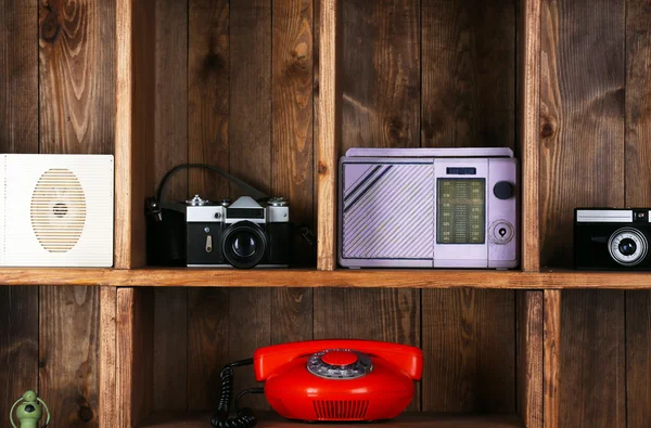 Old retro things in shelves close-up — Stock Photo, Image