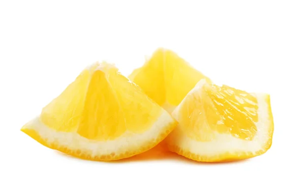 Limón en rodajas aislado en blanco — Foto de Stock