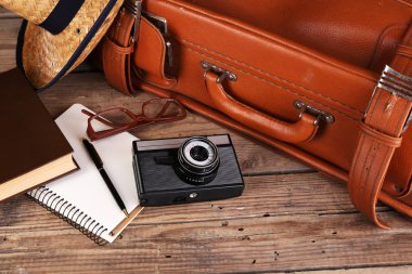 bavul gezi ahşap arka plan için paketleme