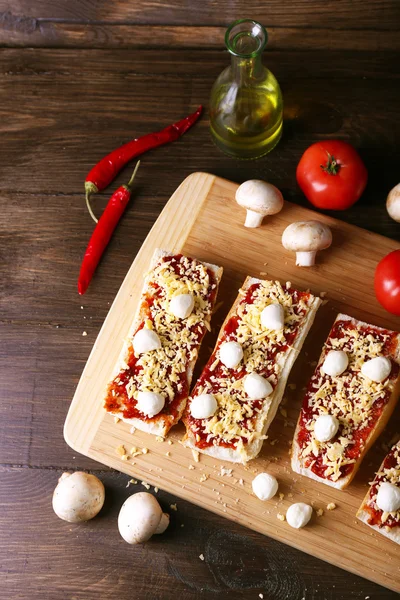 Verschillende broodjes met groenten — Stockfoto